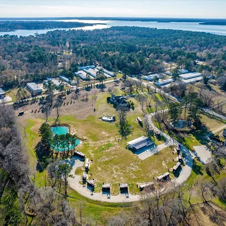 Happy Goat Retreat Hotel Willis Exterior photo